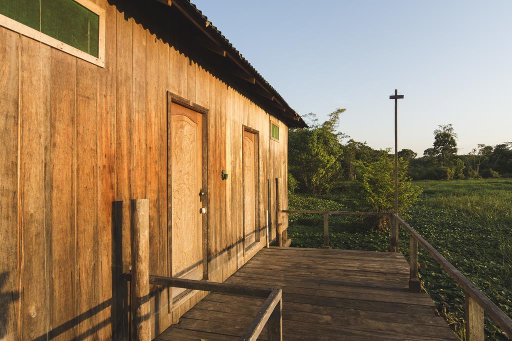 Amazon Arowana Lodge Careiro Esterno foto