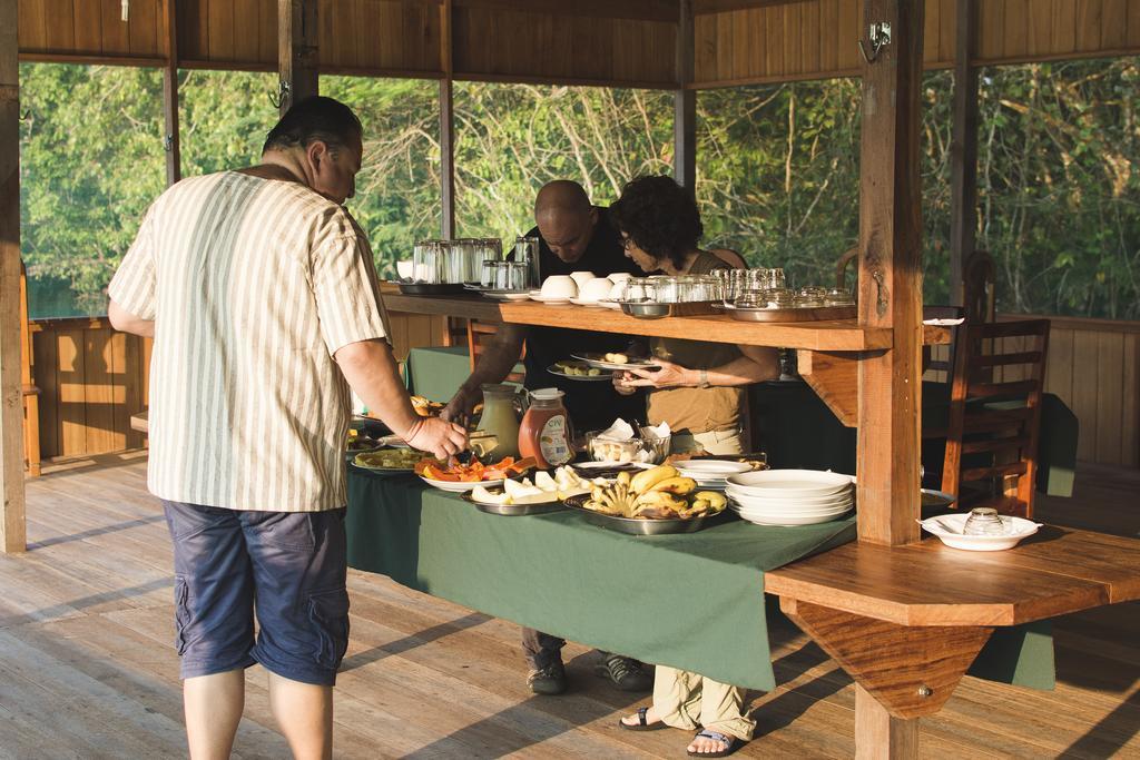 Amazon Arowana Lodge Careiro Esterno foto